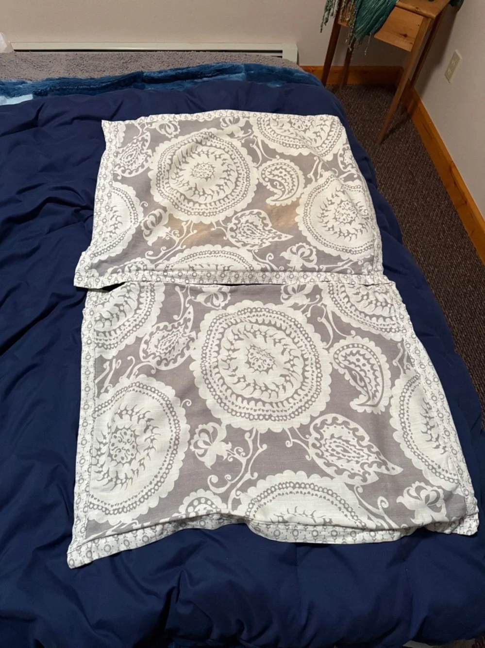 Mainstays - Jumbo/Queen Pillow Coverings - Paisley